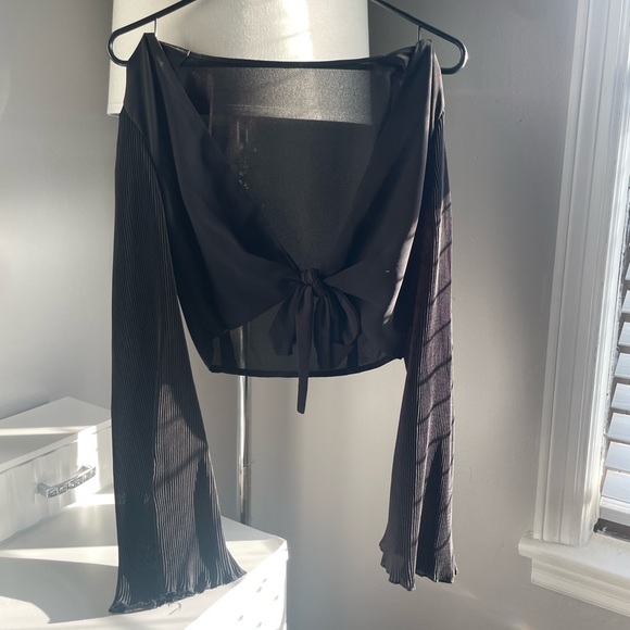 Knot Front Flounce Sleeve Crop Chiffon Top - Picture 3 of 5